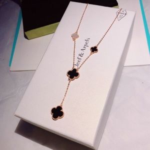 Van Cleef & Arpels Jewelry - Van Cleef & Arpels Necklaces Van Cleef & Arpels Jewelry - Van Cleef & Arpels Necklaces